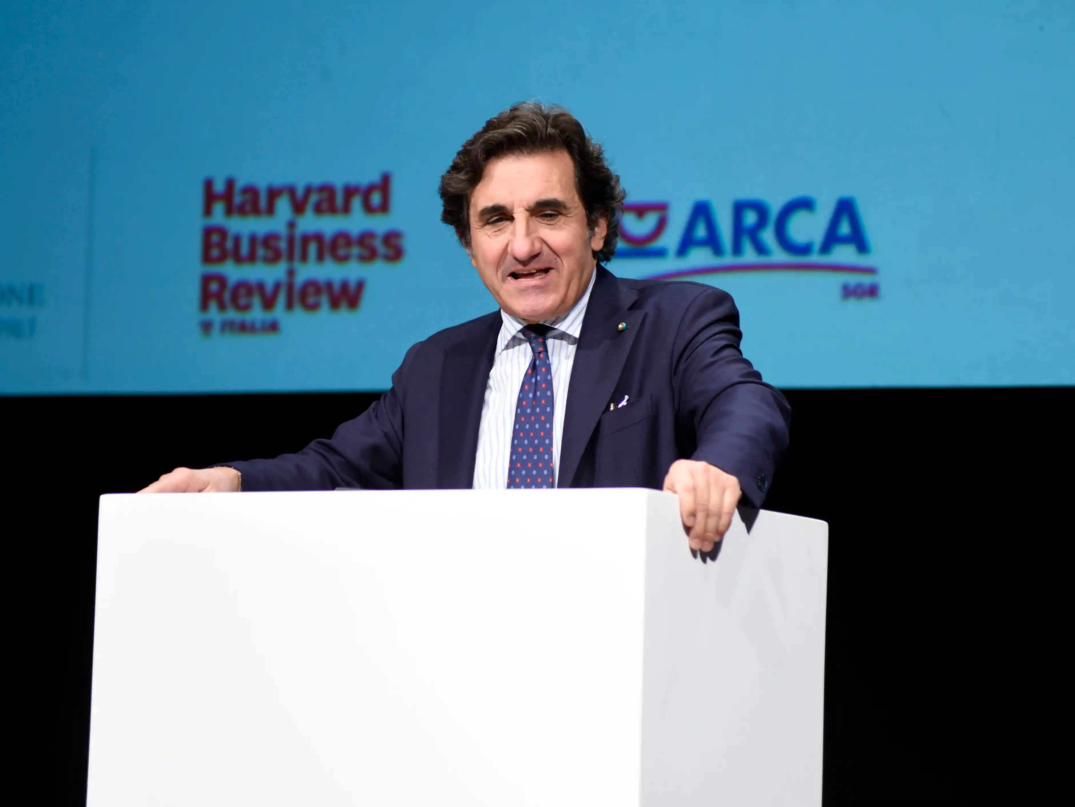 Urbano Cairo، رئيس مجلس الإدارة والرئيس التنفيذي لشركة RCS MediaGroup، الشركة التي تنشر عناوين تاريخية مثل Corriere della Sera وLa Gazzetta dello Sport
